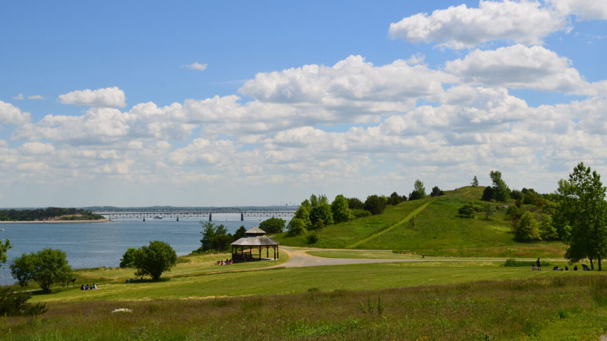 Boston Harbor Islands - Boston Waterboat Marina